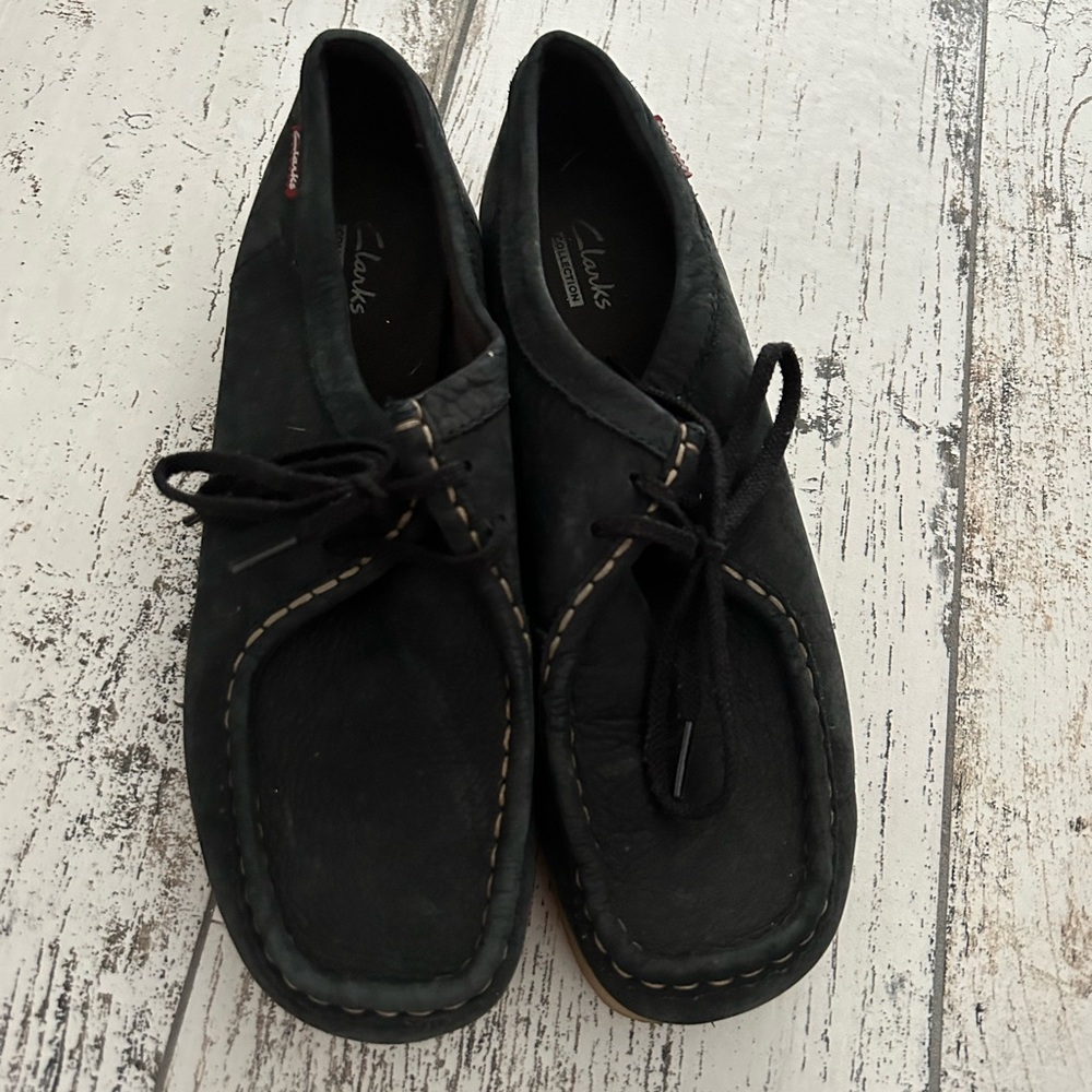 Clark’s Wallabee shoes size 8.5
